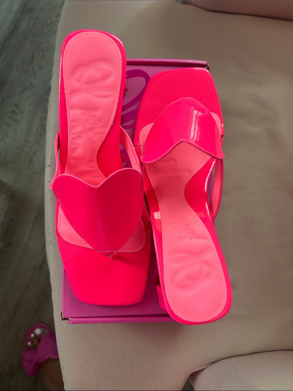 Heart heels
